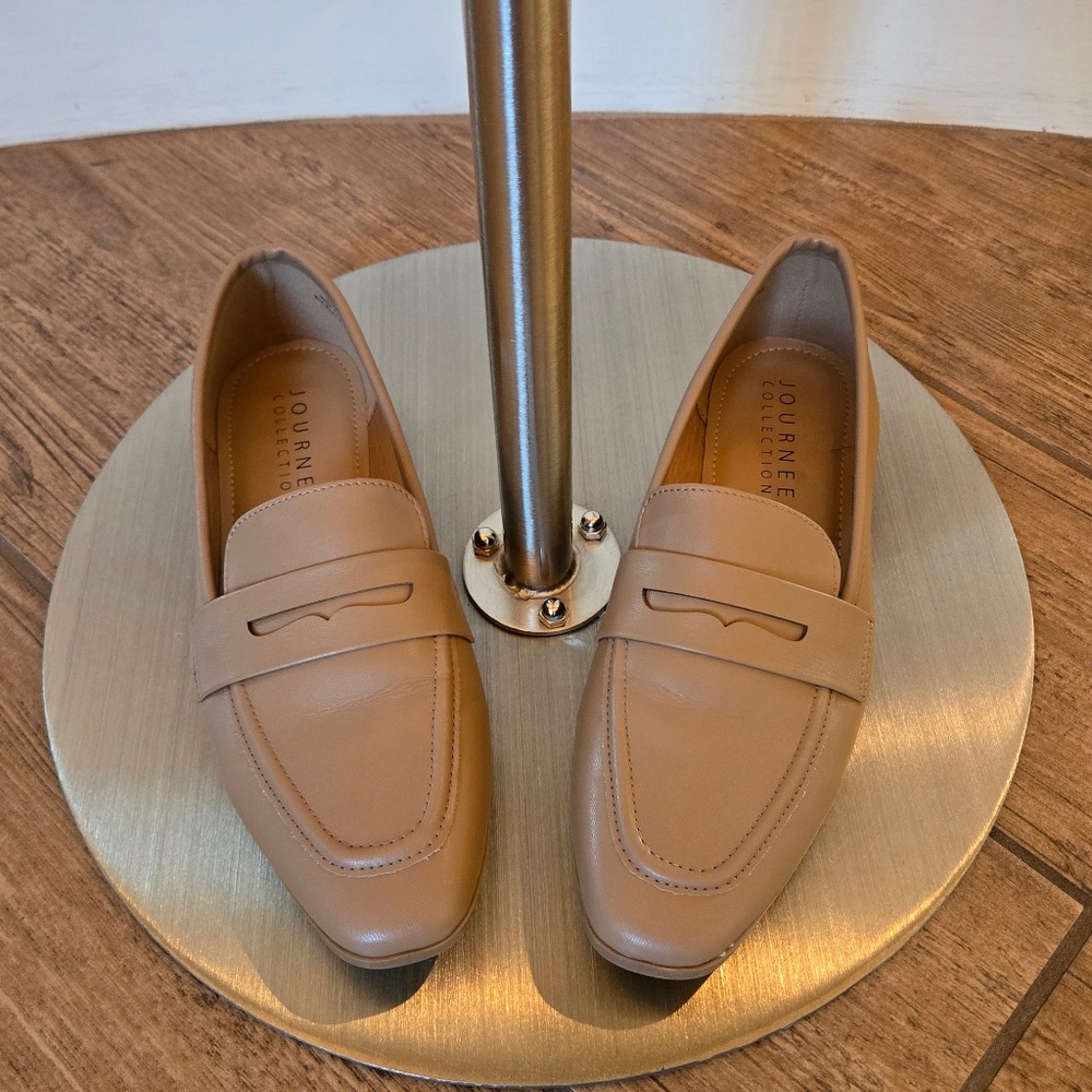 Journee Collection Myeesha Flat